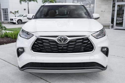 Wind Chill Pearl 2024 Toyota Highlander Platinum
