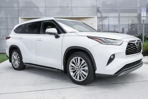 Wind Chill Pearl 2024 Toyota Highlander Platinum