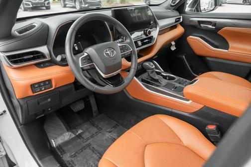 Wind Chill Pearl 2024 Toyota Highlander Platinum