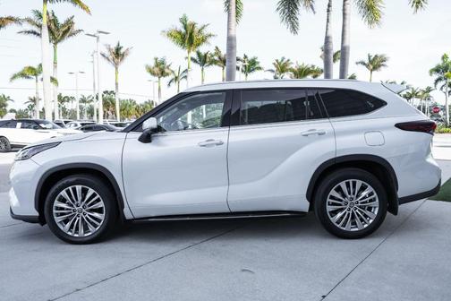 Wind Chill Pearl 2024 Toyota Highlander Platinum