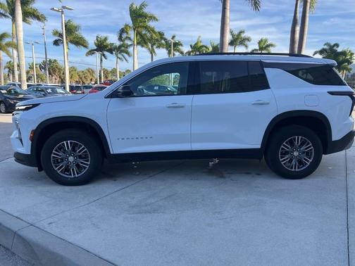 2024 Chevrolet Traverse LT