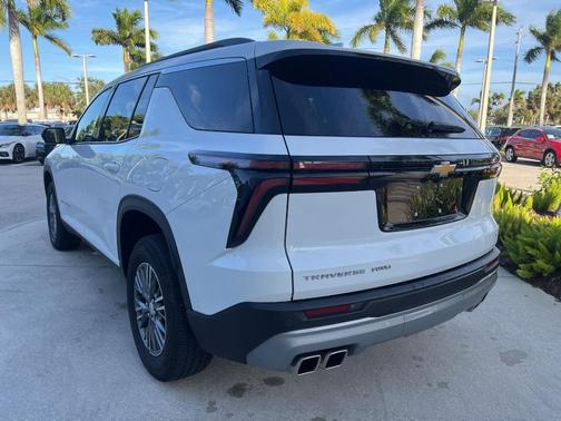 2024 Chevrolet Traverse LT