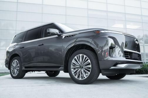2026 INFINITI QX80 Luxe