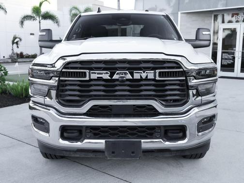 Bright White Clearcoat 2025 RAM 2500 Big Horn