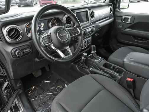 Black Clearcoat 2021 Jeep Wrangler Unlimited Sahara