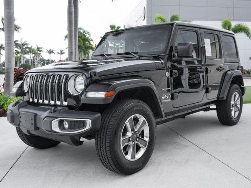Black Clearcoat 2021 Jeep Wrangler Unlimited Sahara