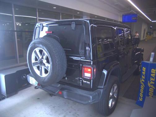 Black Clearcoat 2021 Jeep Wrangler Unlimited Sahara