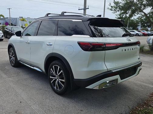 Majestic White / Black Obsidian 2022 INFINITI QX60 AUTOGRAPH
