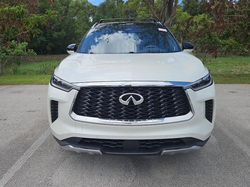 Majestic White / Black Obsidian 2022 INFINITI QX60 AUTOGRAPH