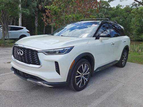 Majestic White / Black Obsidian 2022 INFINITI QX60 AUTOGRAPH