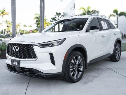 Majestic White 2023 INFINITI QX60 LUXE