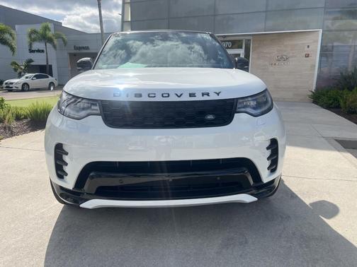 2024 Land Rover Discovery P360 Dynamic SE