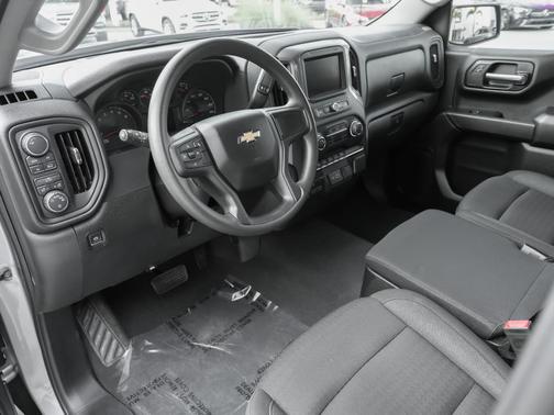 Sterling Gray Metallic 2025 Chevrolet Silverado 1500 Custom