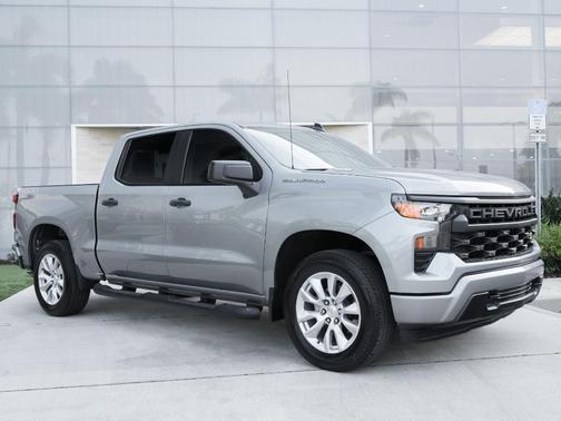 Sterling Gray Metallic 2025 Chevrolet Silverado 1500 Custom