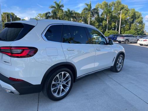 2023 BMW X5 sDrive40i
