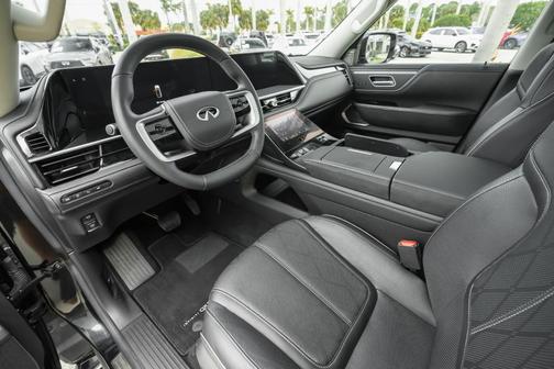 2025 INFINITI QX80 SENSORY
