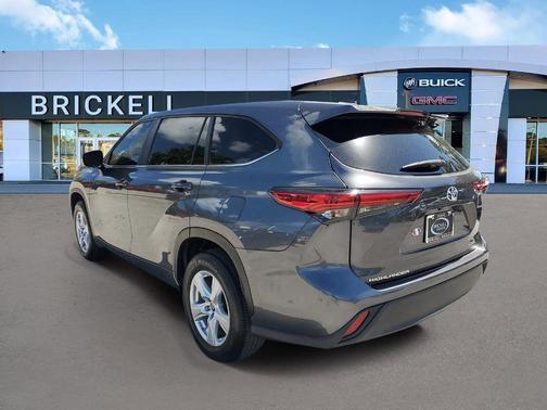 Magnetic Gray Metallic 2023 Toyota Highlander L