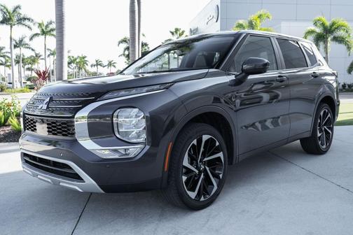 2024 Mitsubishi Outlander SE