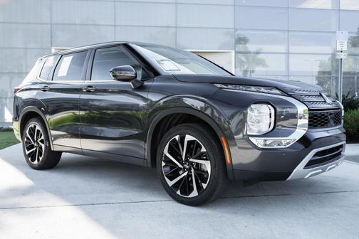 2024 Mitsubishi Outlander SE