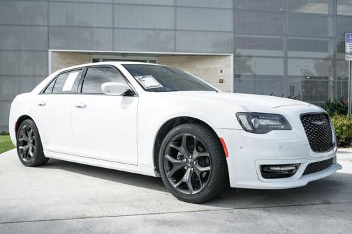 2022 Chrysler 300 Touring L