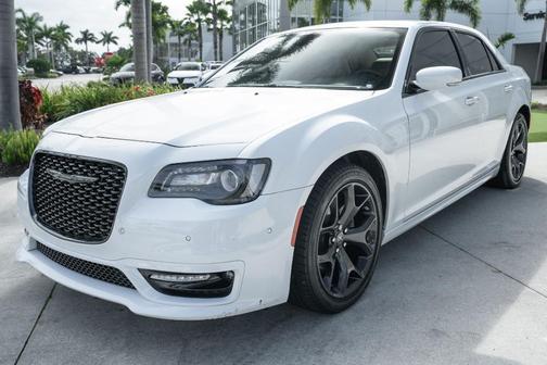 2022 Chrysler 300 Touring L