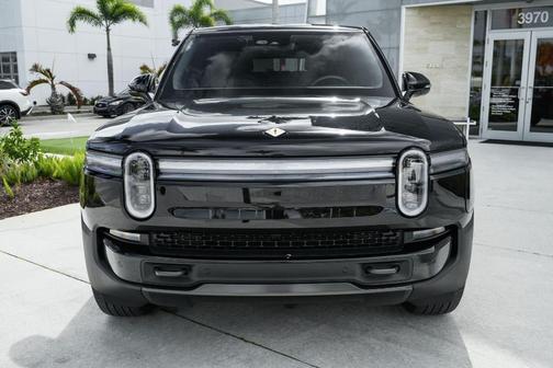 2025 Rivian R1S Adventure