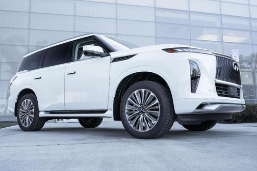 2026 INFINITI QX80 Luxe