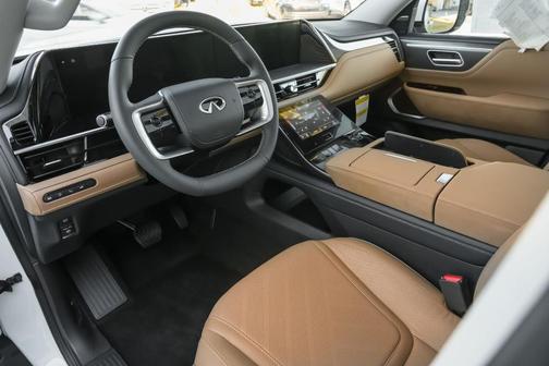2026 INFINITI QX80 Luxe