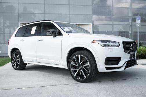 2023 Volvo XC90 Recharge Plug-In Hybrid T8 Plus Dark Theme 7 Passenger