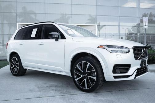 2023 Volvo XC90 Recharge Plug-In Hybrid T8 Plus Dark Theme 7 Passenger