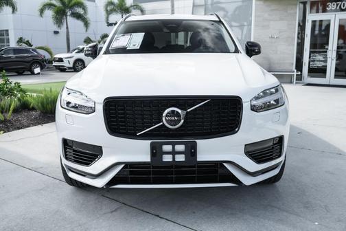 2023 Volvo XC90 Recharge Plug-In Hybrid T8 Plus Dark Theme 7 Passenger