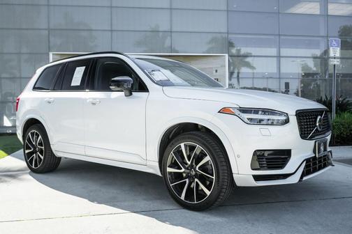 2023 Volvo XC90 Recharge Plug-In Hybrid T8 Plus Dark Theme 7 Passenger