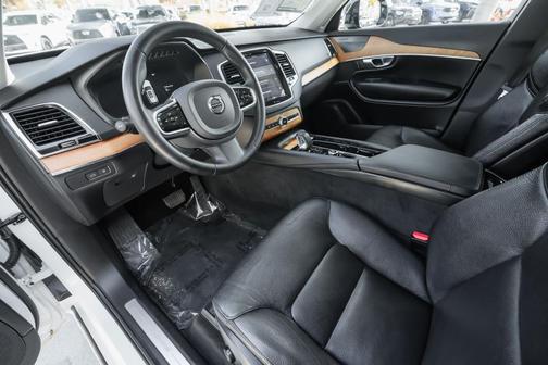 2023 Volvo XC90 Recharge Plug-In Hybrid T8 Plus Dark Theme 7 Passenger