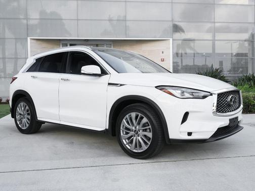 Lunar White 2023 INFINITI QX50 Luxe