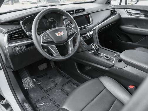 Crystal White Tri-Coat 2025 Cadillac XT5 Premium Luxury