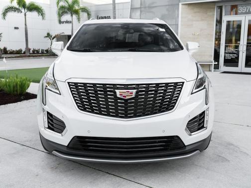 Crystal White Tri-Coat 2025 Cadillac XT5 Premium Luxury