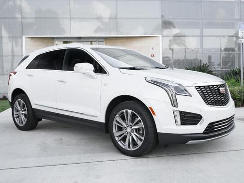 Crystal White Tri-Coat 2025 Cadillac XT5 Premium Luxury