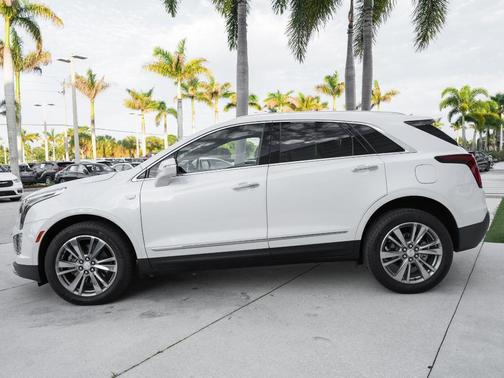Crystal White Tri-Coat 2025 Cadillac XT5 Premium Luxury