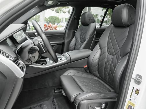 Alpine White 2023 BMW X5 PHEV xDrive45e