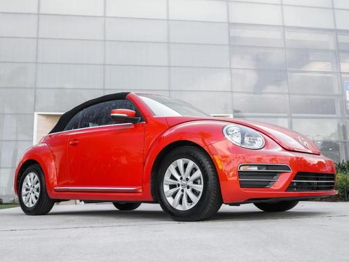 Habanero Orange Metallic w/ Black Top 2019 Volkswagen Beetle 2.0T S