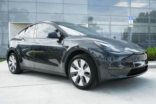 2024 Tesla Model Y Long Range