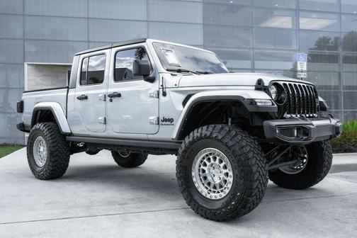 2022 Jeep Gladiator Sport