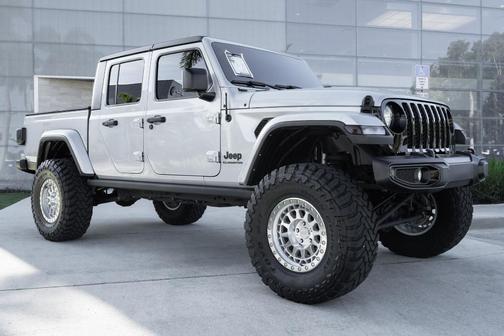 2022 Jeep Gladiator Sport