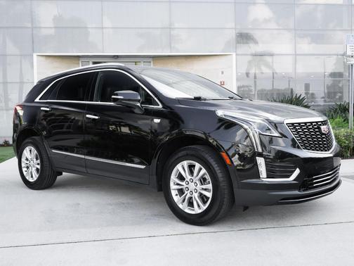Stellar Black Metallic 2025 Cadillac XT5 Luxury