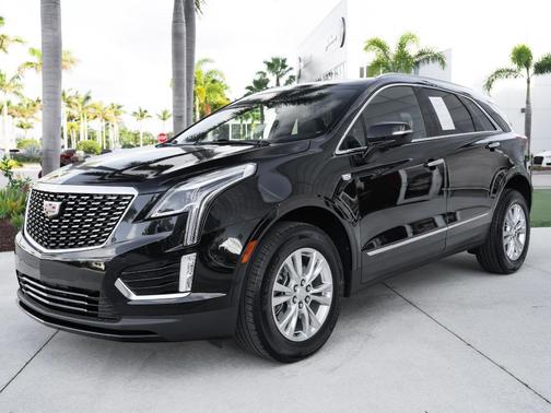 Stellar Black Metallic 2025 Cadillac XT5 Luxury