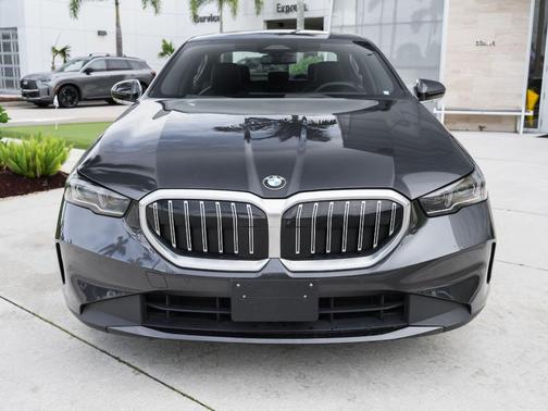 Dark Graphite 2024 BMW 530 i
