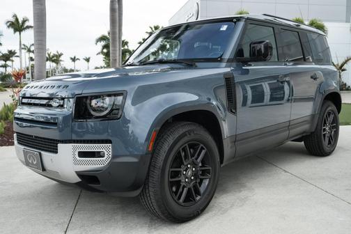 2022 Land Rover Defender 110 SE