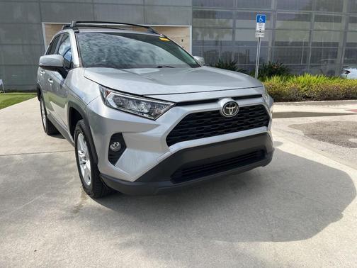 2020 Toyota RAV4 XLE