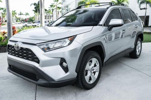 2020 Toyota RAV4 XLE