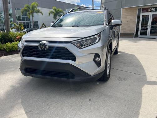 2020 Toyota RAV4 XLE